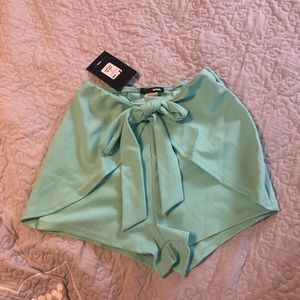 Fashion nova tie waist shorts xs